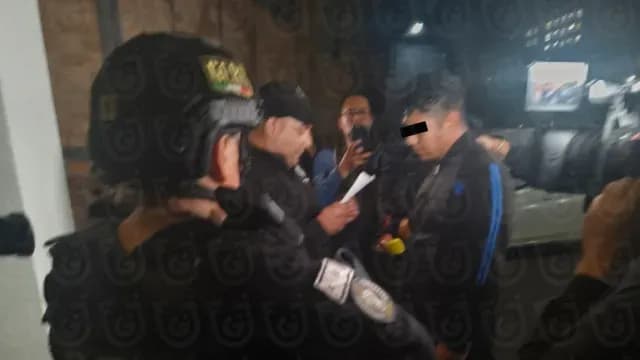 Autoridades leen sus derechos a Juan Jesús 'N', presunto asesino de Edith Guadalupe. Foto: Fiscalía CDMX