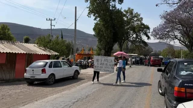 Continúa cierre en la carretera federal Tehuacán-Orizaba. Foto: N+