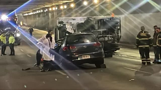 Así quedaron los autos por el accidente de hoy en Eje Central. Foto: N+