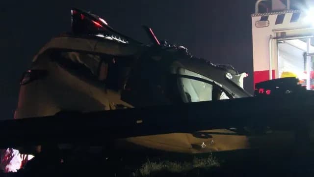 Muere joven conductor de camioneta tras choque en la autopista Puebla-Tlaxcala. Foto: N+