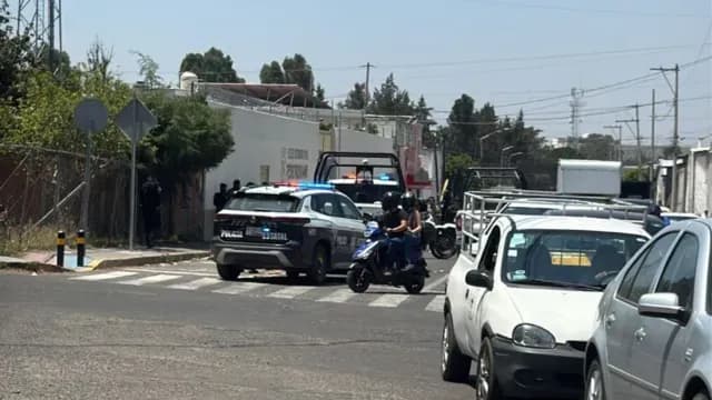 Detención tras balacera en el Mercado Morelos de Puebla. Foto: N+