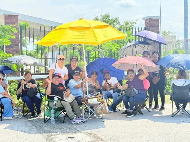 Fans esperan a Chayanne en Tampico. Foto: N+