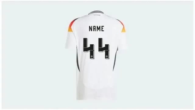 Playera de Alemania con el número 44