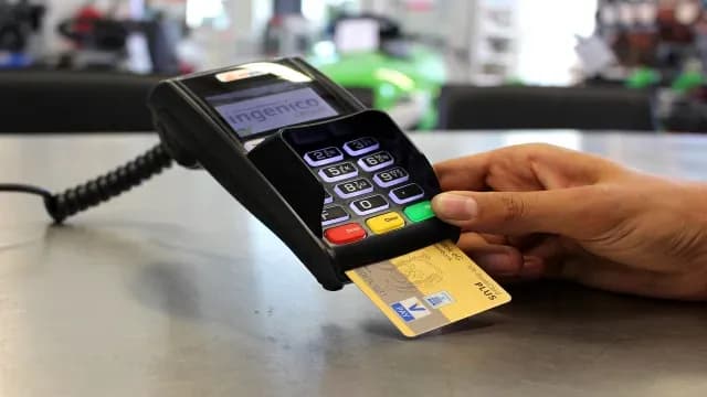 Cuando Banxico sube la tasa de interés no es le mejor momento para solicitar un préstamo o tarjeta de crédito.