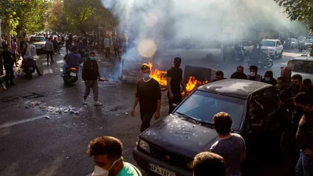 Manifestación en Teherán por muerte de Mahsa Amini. Foto: AP | Archivo