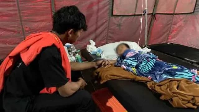 El niño Azka fue rescatado con vida dos días después del sismo en Indonesia