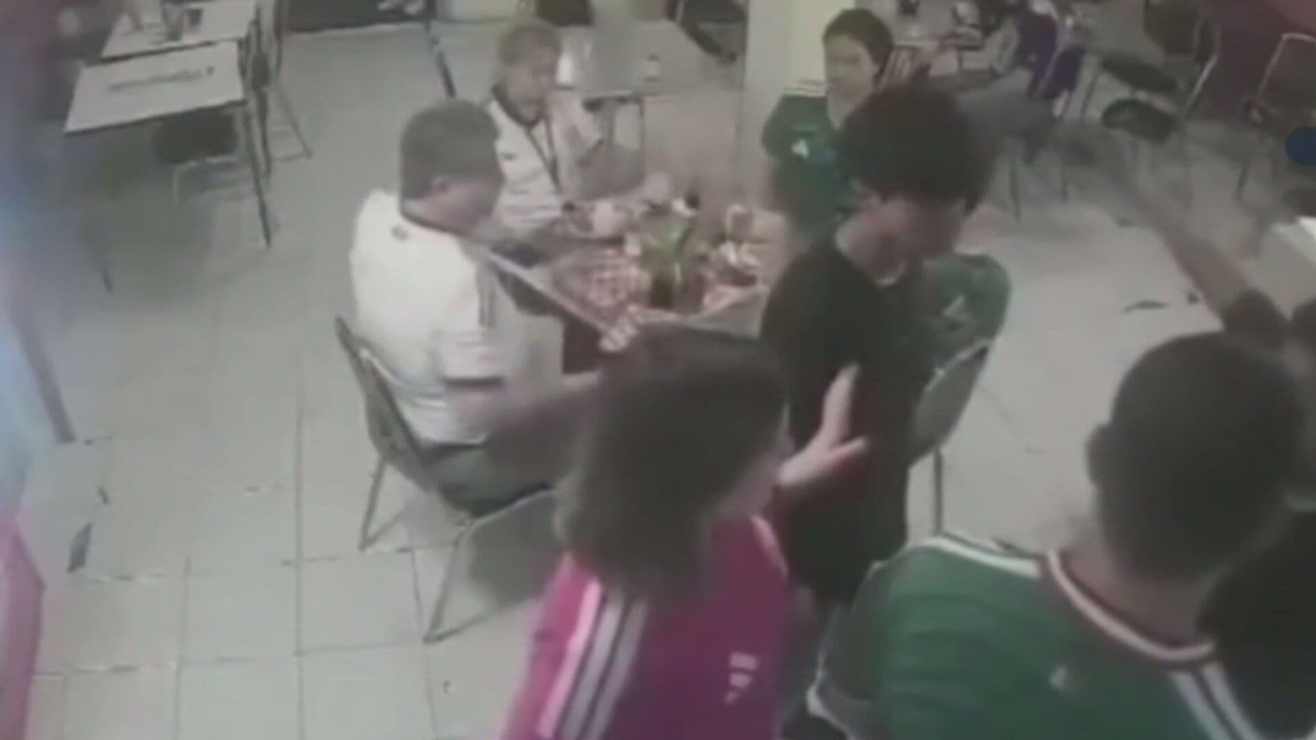 VIDEO: Alcalde Golpea a Mesero en Nuevo León; Ciudadanos Alistan Denuncia Penal