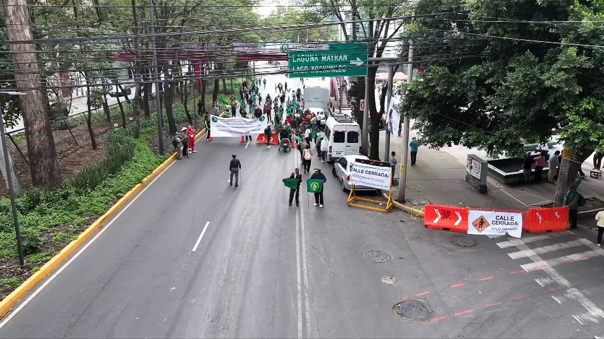 Trabajadores Agrícolas Realizan Bloqueo Frente a Semarnat en CDMX, ¿Qué Exigen?