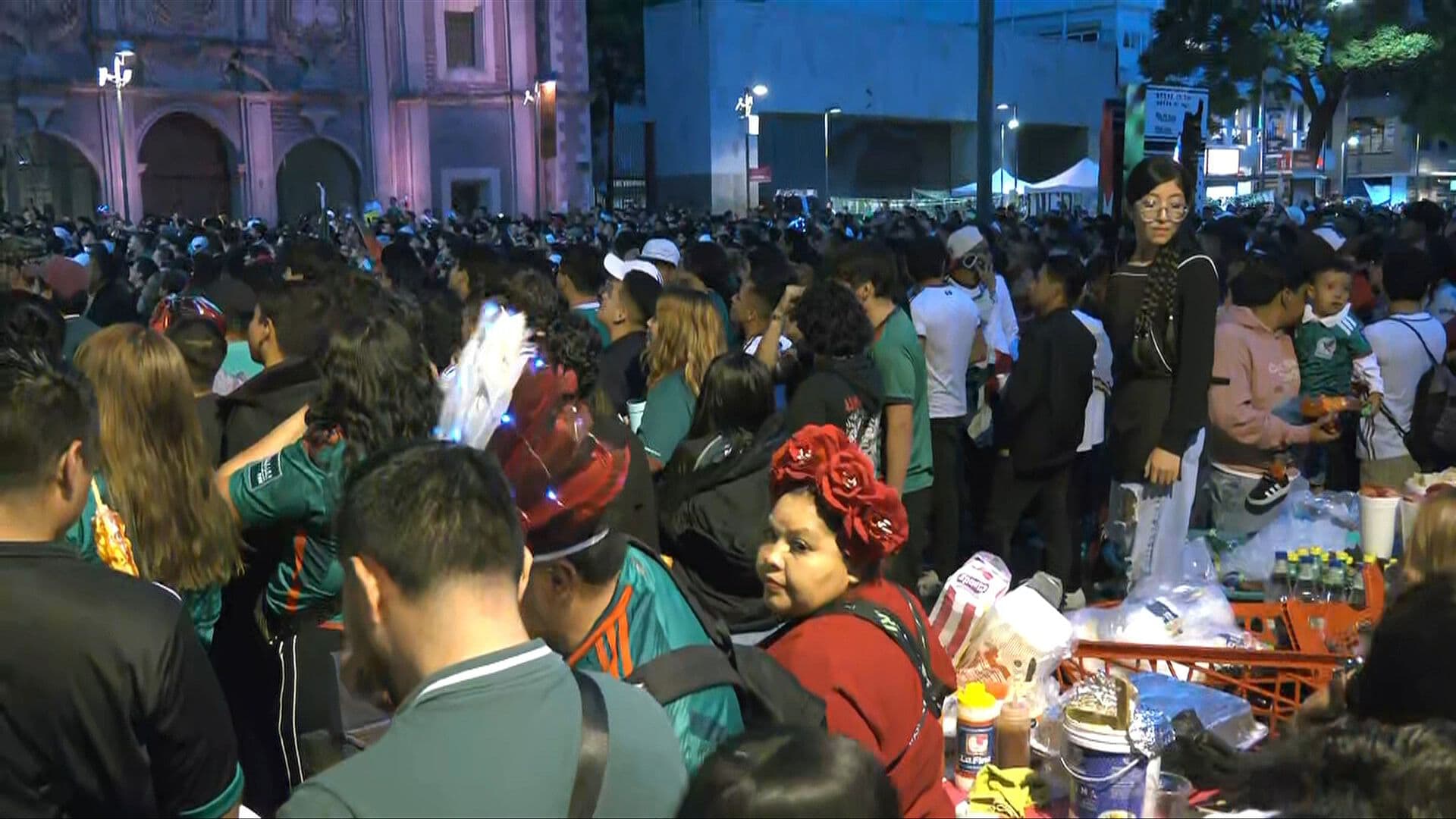 México vs Chequia En Vivo: Miles de Aficionados Disfrutan el Partido en Bellas Artes, CDMX