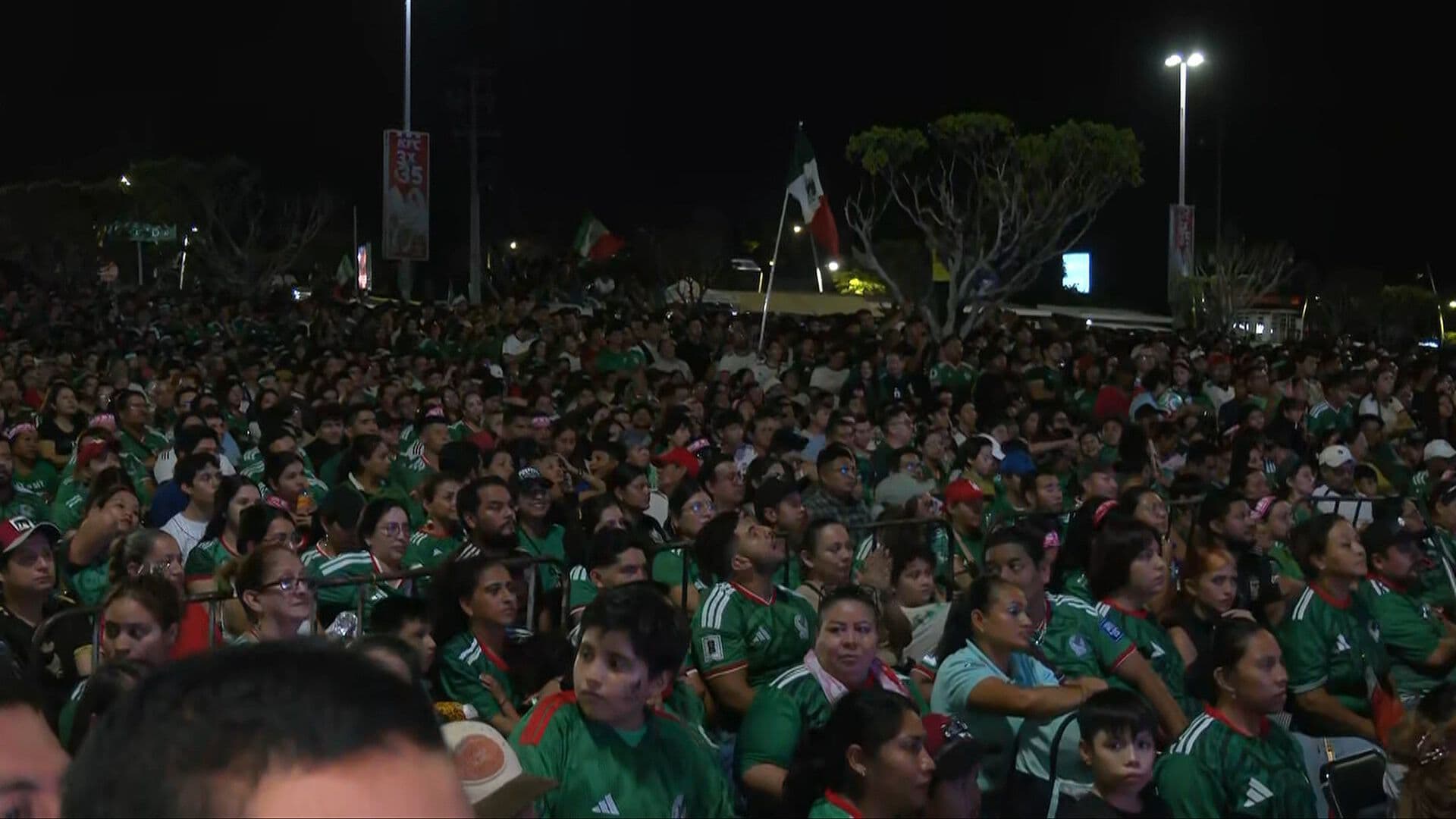 “Gente Pegada” Con Nervios y Alegría Siguen al Tri en Tuxtla Gutiérrez