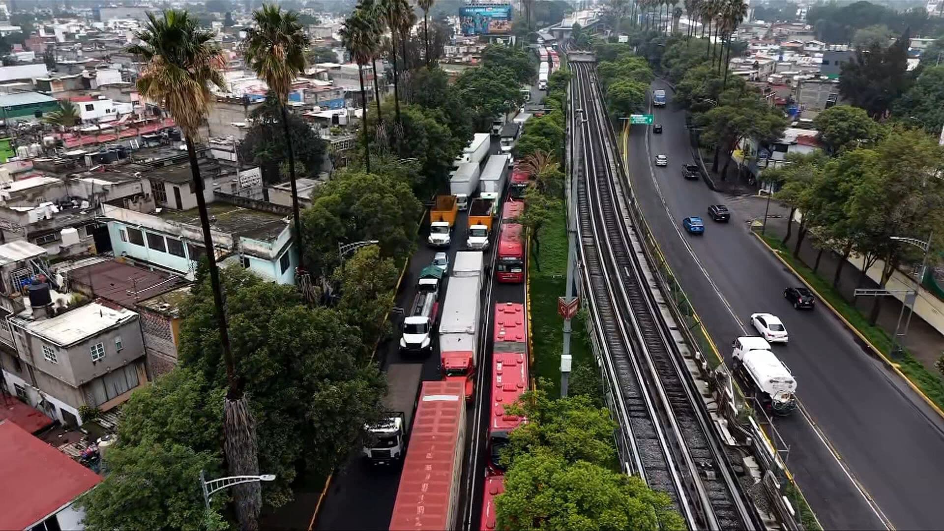 Bloqueo en Iztapalapa Paraliza la Circulación en Eje 3 Oriente