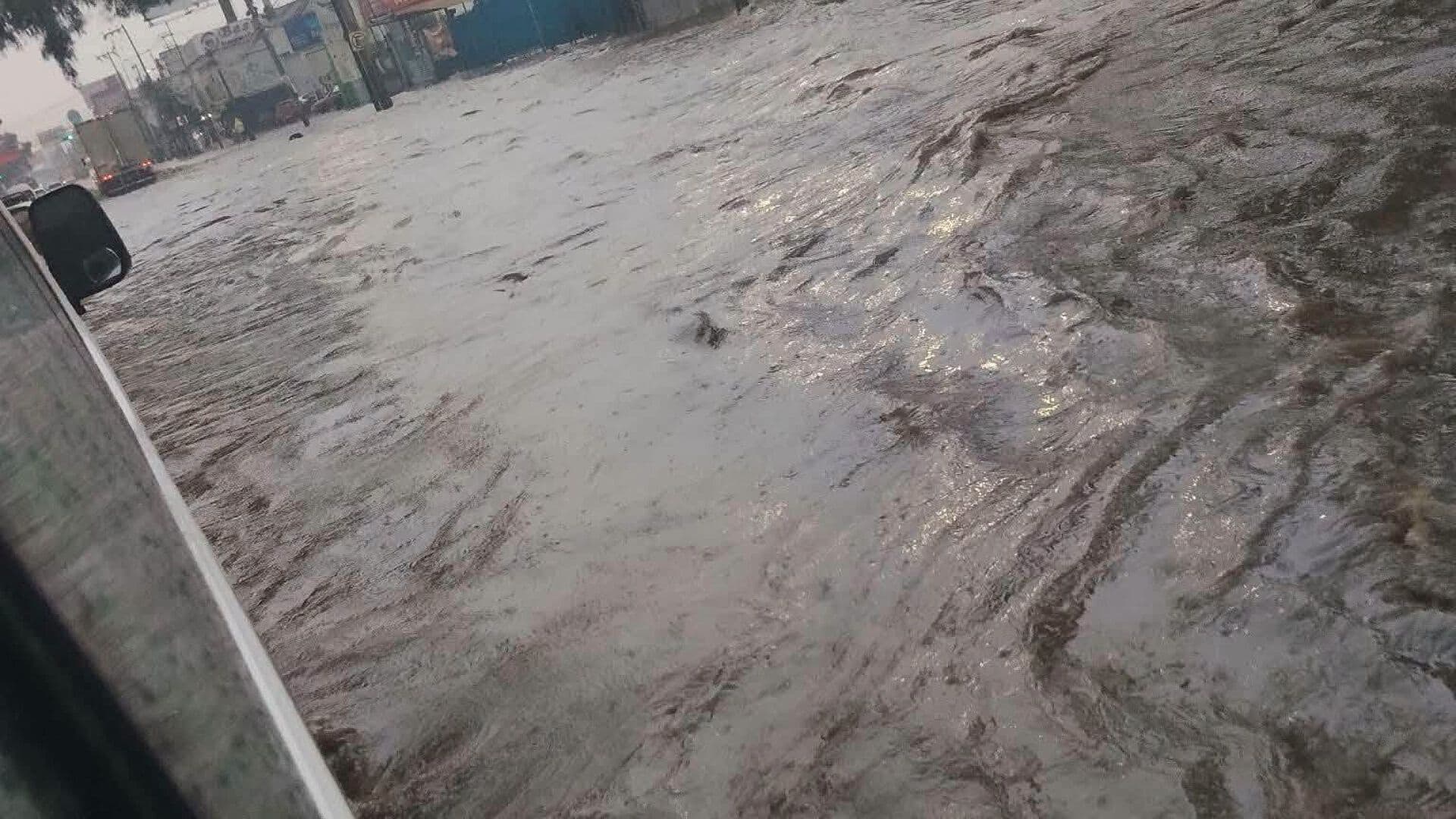 Suspenden Servicio de la Línea 2 del Mexibús por Inundación en la Vía López Portillo