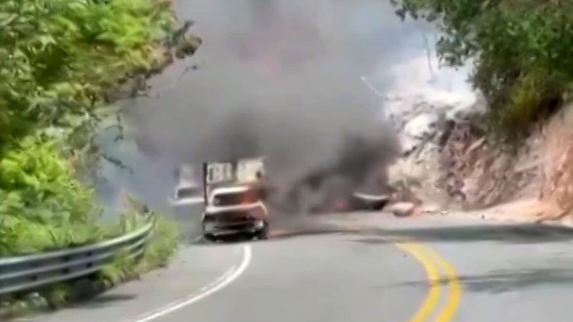 Explota Pipa de Combustible en la Autopista Iguala-Cuernavaca; Hay Cierre Total