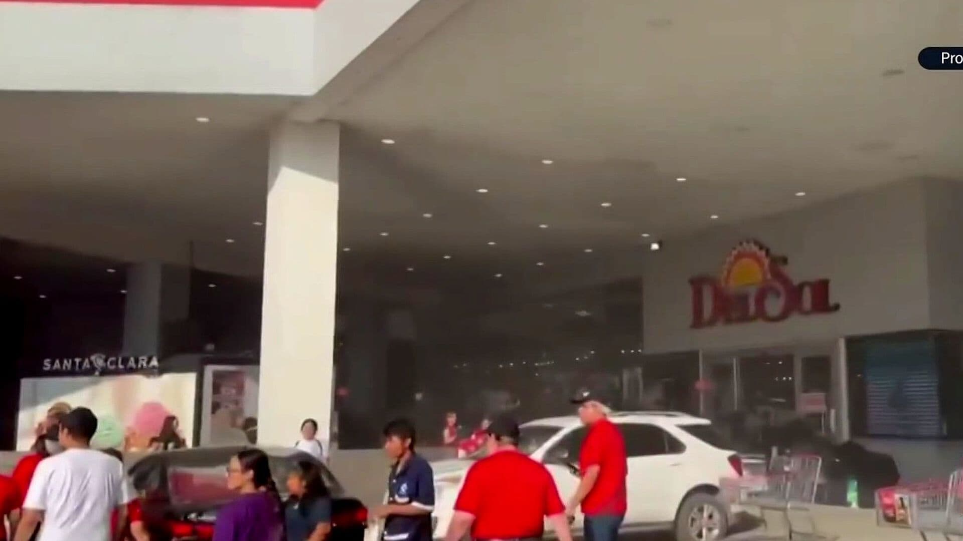 Incendio en Restaurante de Plaza Comercial Provoca Evacuación en Monterrey