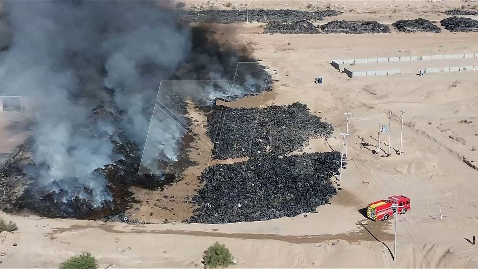 Incendio Consume Más de 300 Mil Llantas en Ciudad Juárez; Nube de Humo Cubre Todo