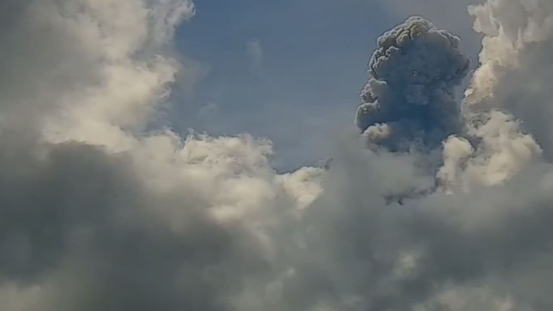 VIDEO | Volcán Popocatépetl Lanza Nueva Fumarola Hoy 9 de Julio