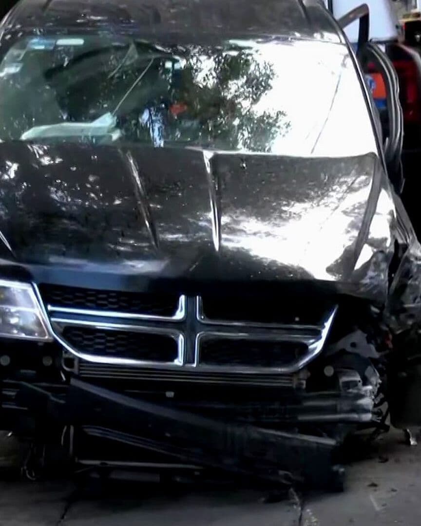Camioneta Chocó Contra Negocio Tras Impacto con Auto en Benito Juárez, CDMX