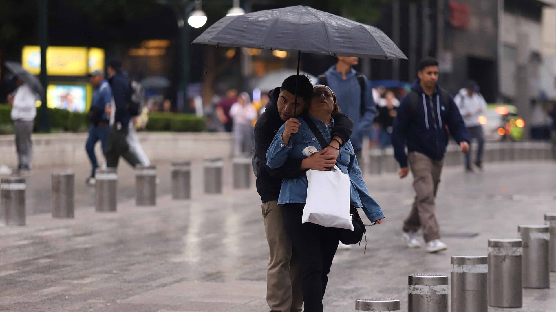 Empieza a Llover en CDMX: Precipitaciones Sorprenden Desde Muy Temprano este Lunes 13 de Julio