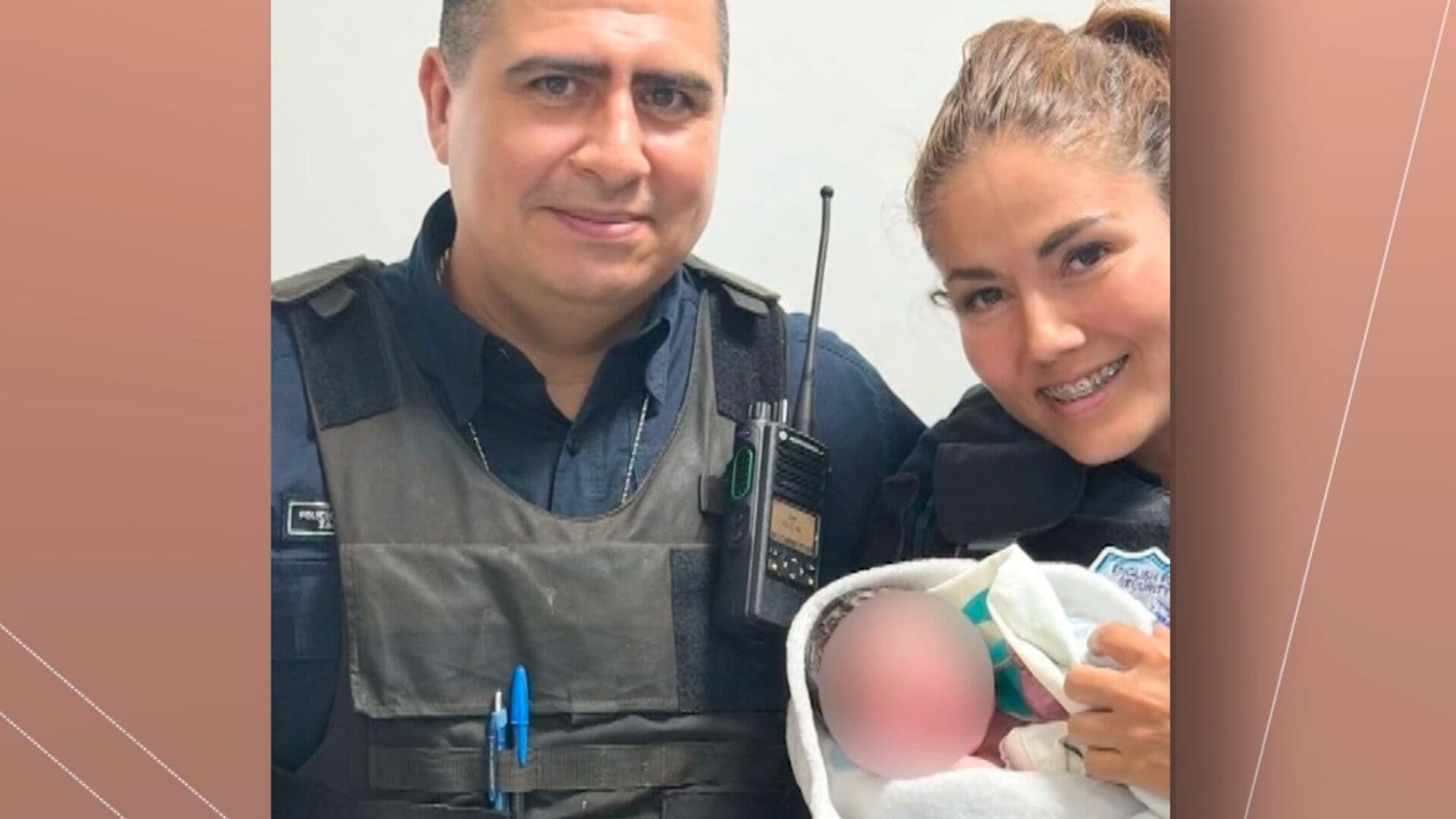 Policías de Zapopan Auxilian a Mujer en Labor de Parto en Avenida Venustiano Carranza
