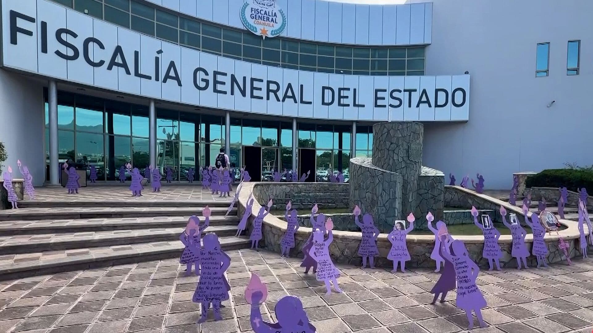Colocan Memorial en Fiscalía de Coahuila para Exigir Justicia por Feminicidios