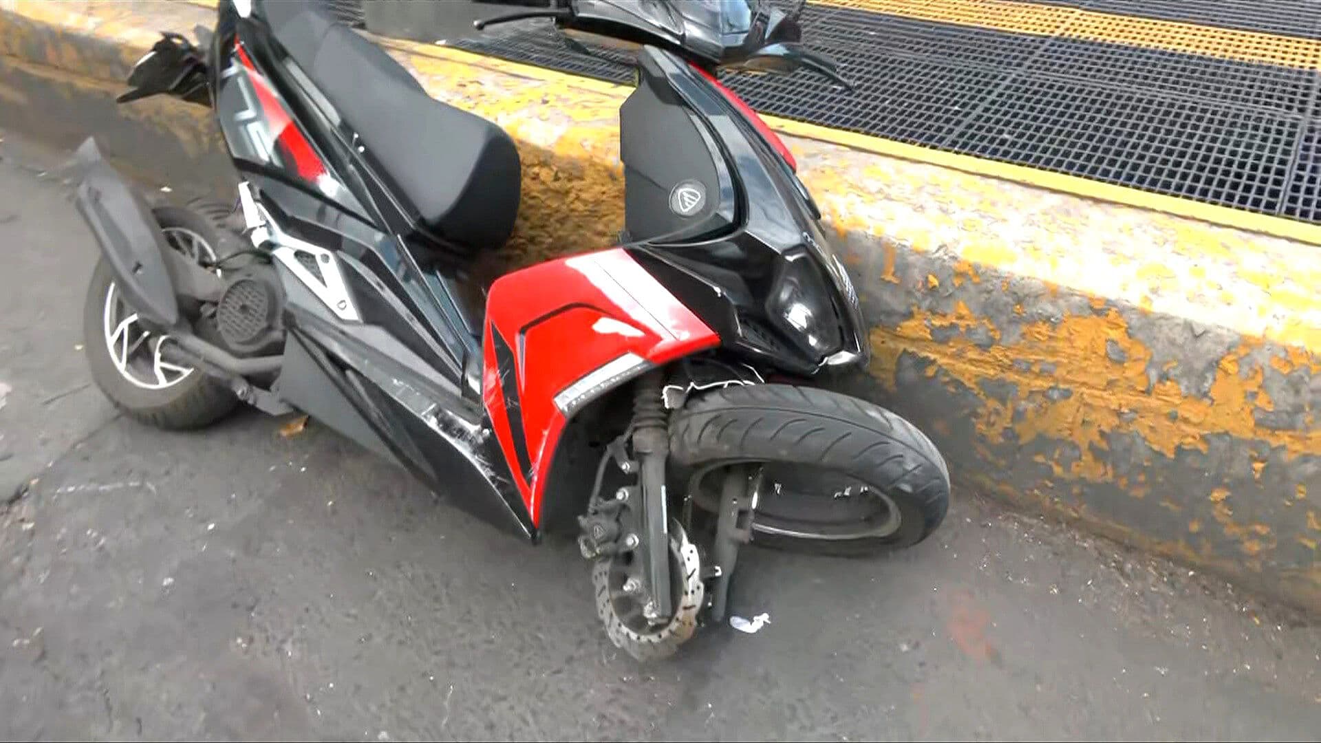 Tráiler Arrolla a Mujer Motociclista en Eje Central y Doctor Liceaga, CDMX