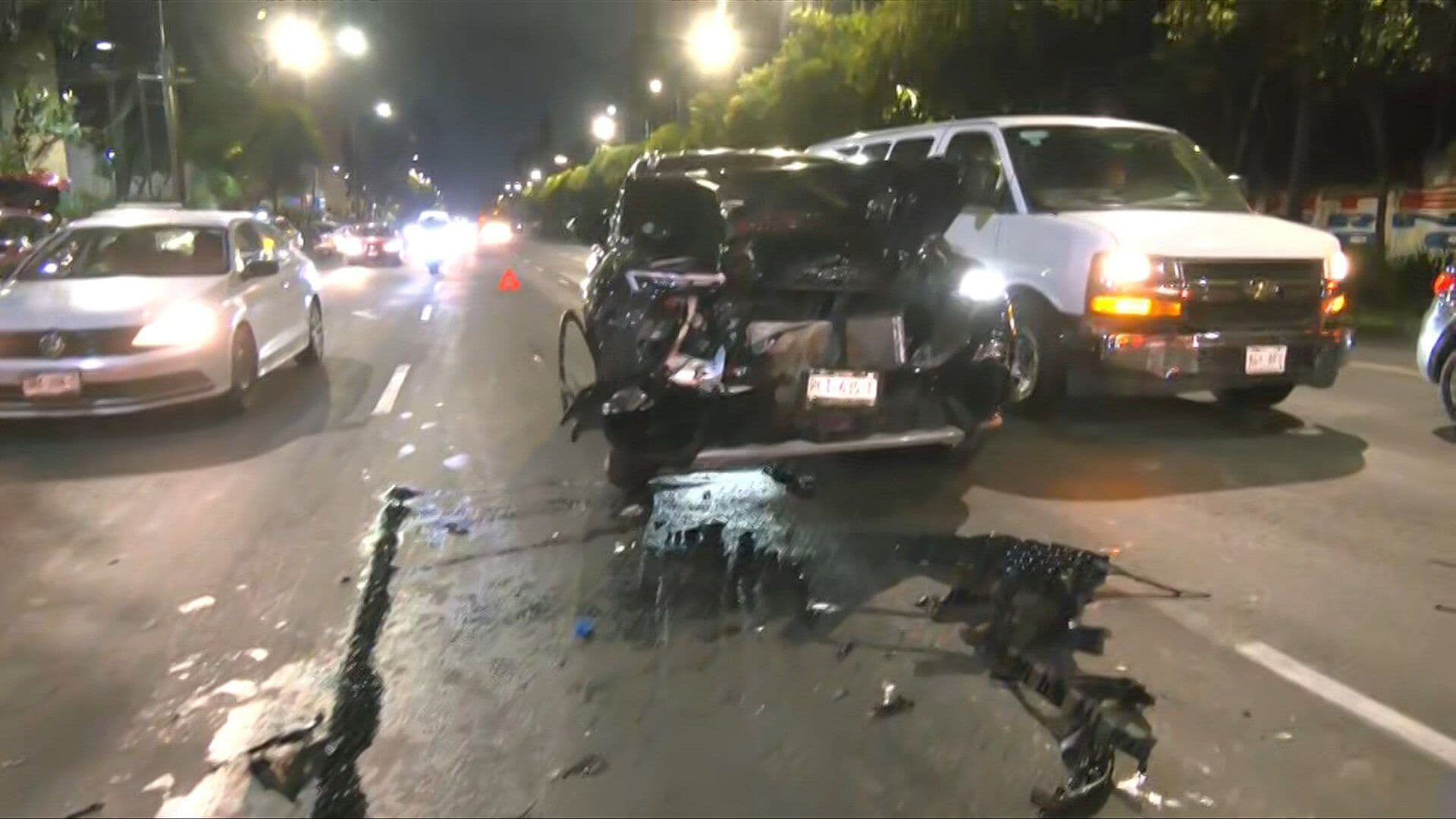 Camioneta se Impacta en Parte Trasera de Camión en Colonia Doctores en CDMX