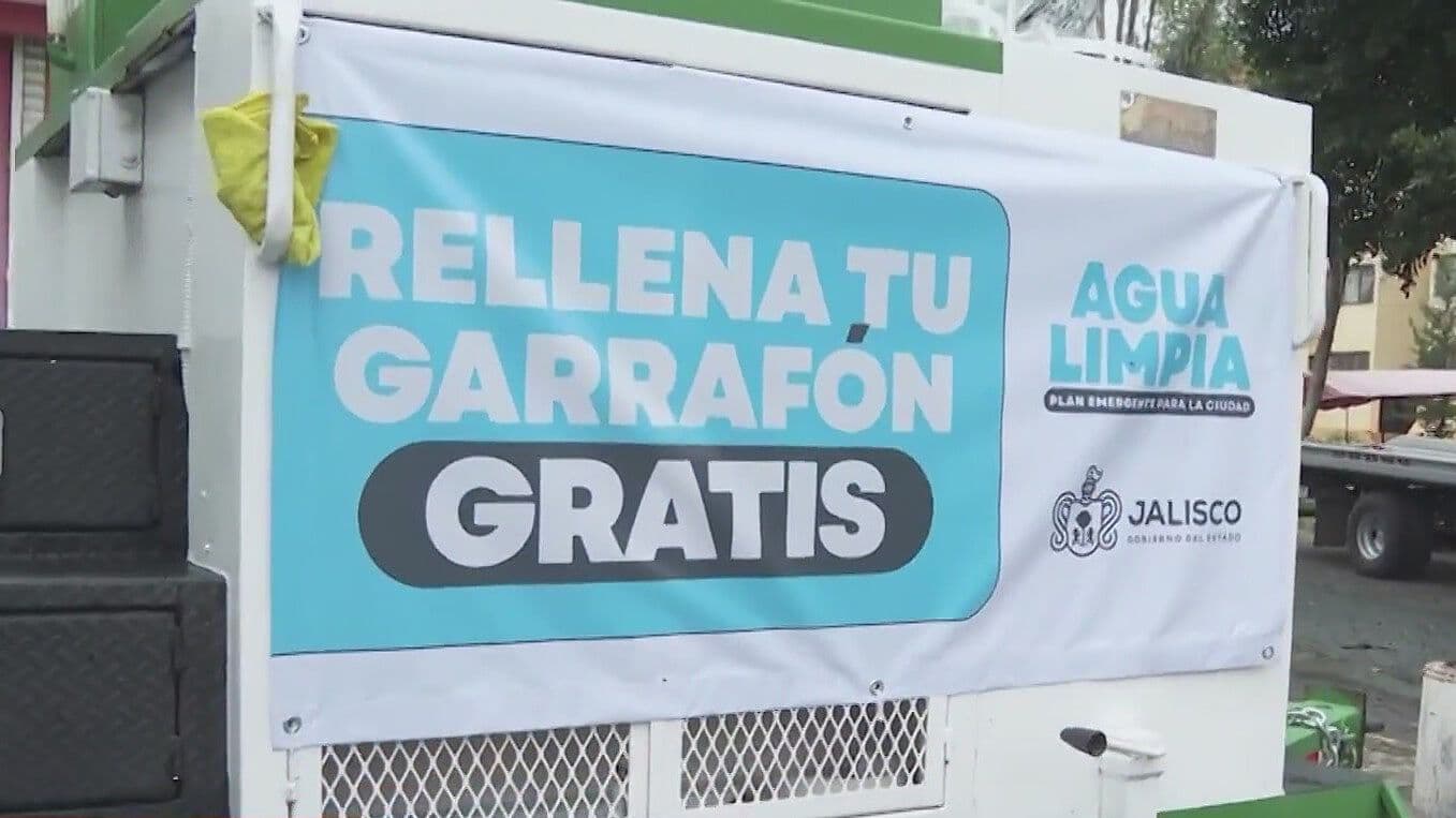 Instalan Planta Potabilizadora en El Sauz; Vecinos Pueden Llenar sus Garrafones Sin Límite