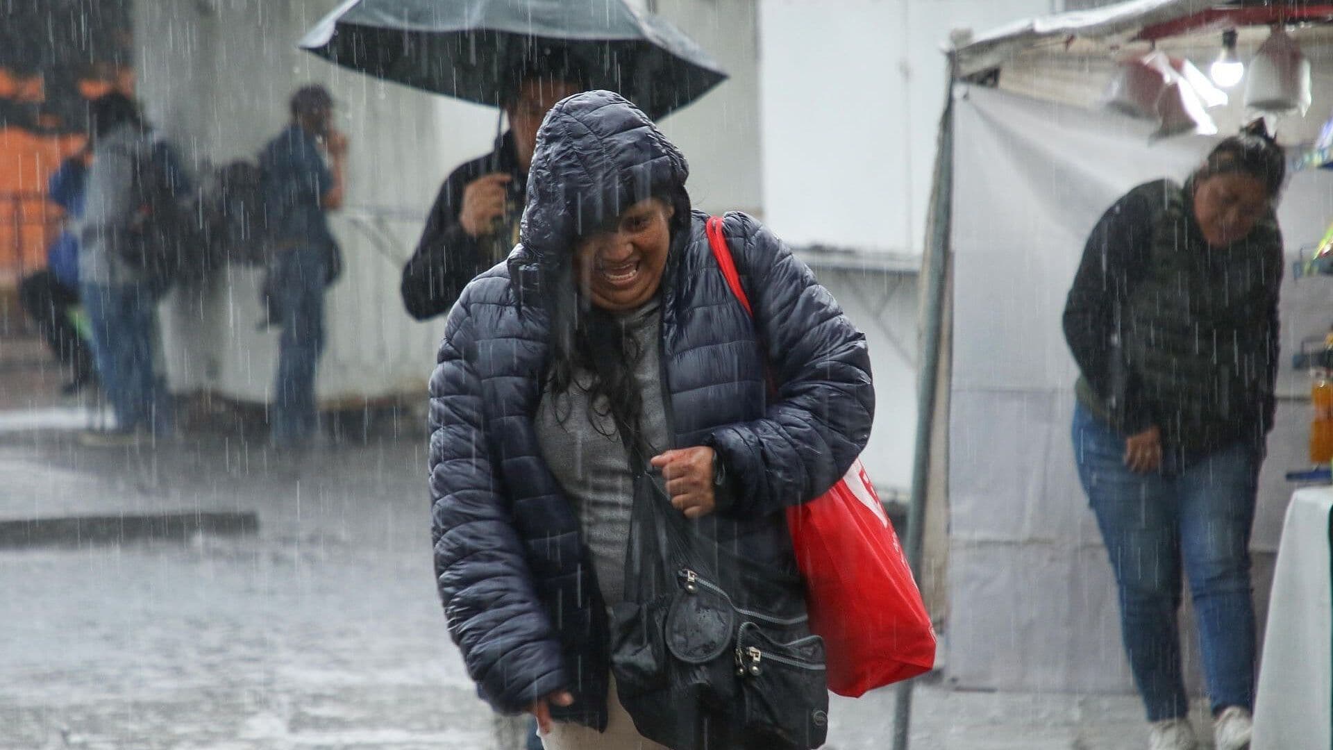 Protección Civil Llama a Extremar Precauciones por Lluvias en 16 Estados de México