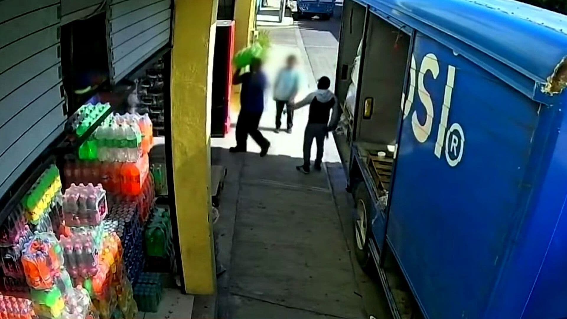 Sujetos Armados Asaltan Refresquera y Roban Dinero en Tehuacán, Puebla