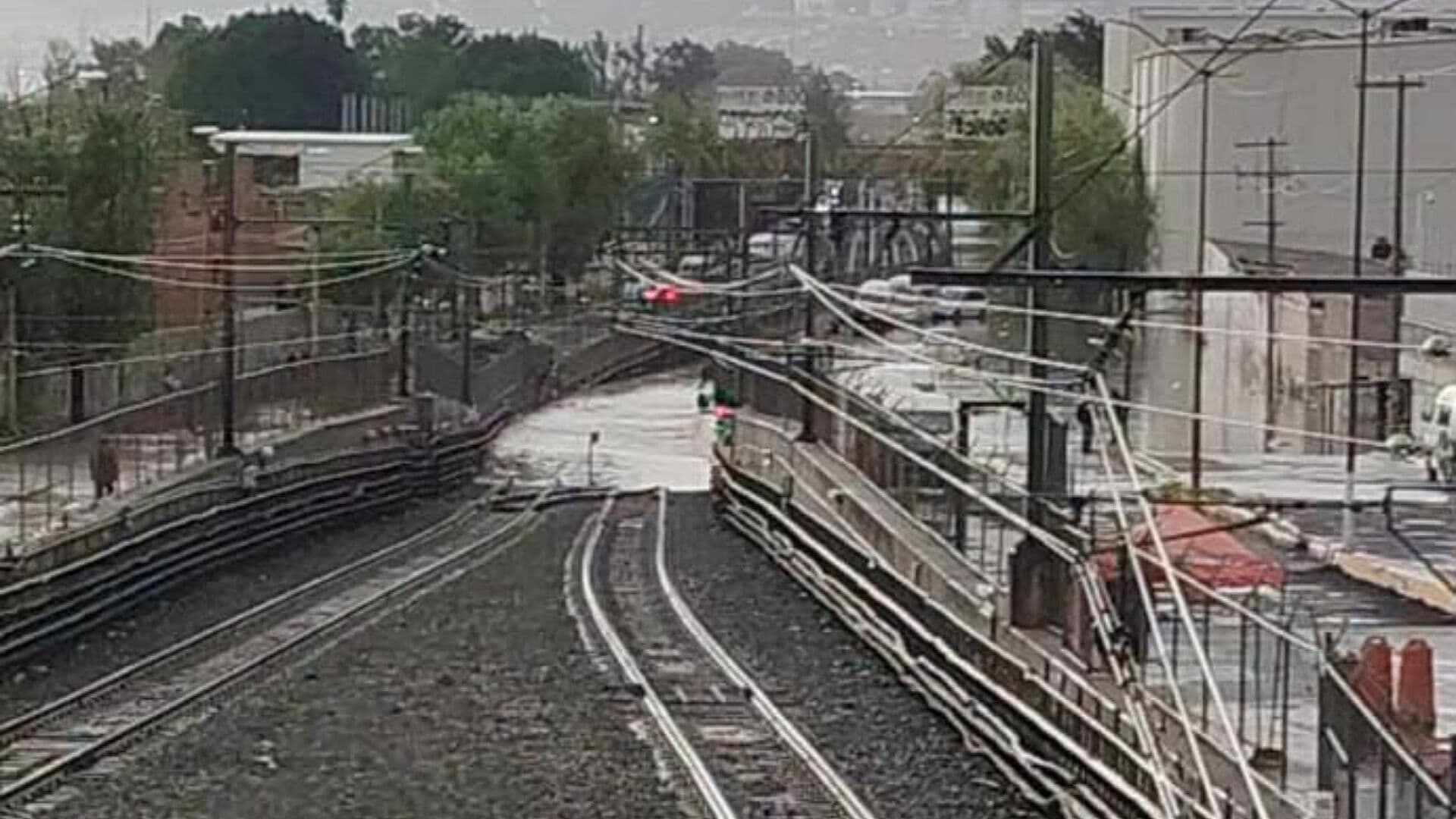 Línea A del Metro CDMX Sin Servicio a La Paz por Lluvia: Rutas de RTP y Alternativas