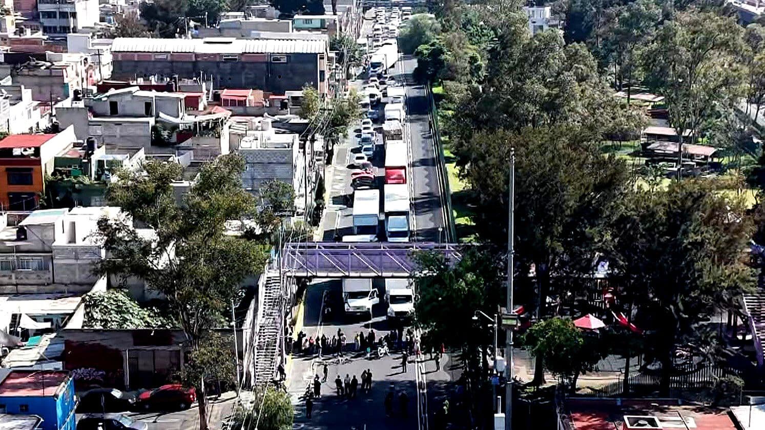 Bloqueo en Avenida Eduardo Molina: Alternativas Viales