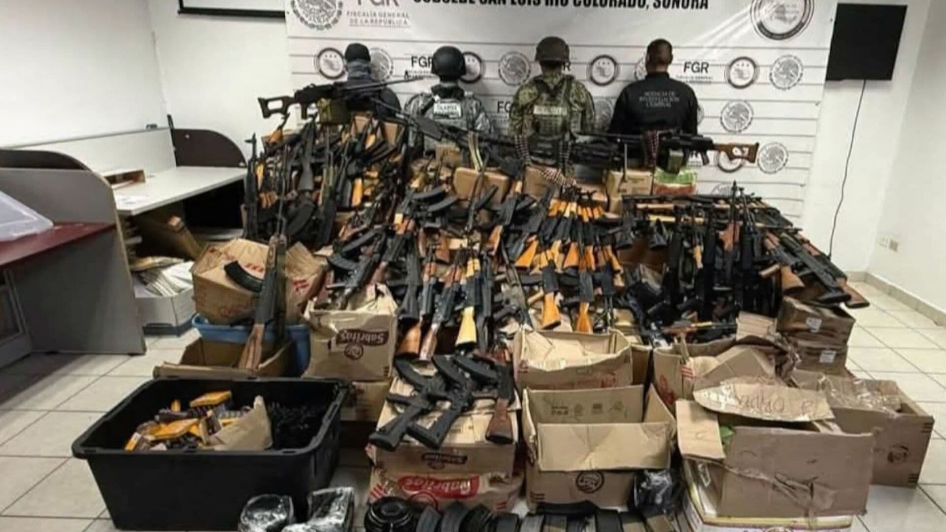 Decomisan Armamento y Vehículo con Reporte de Robo en San Luis Río Colorado