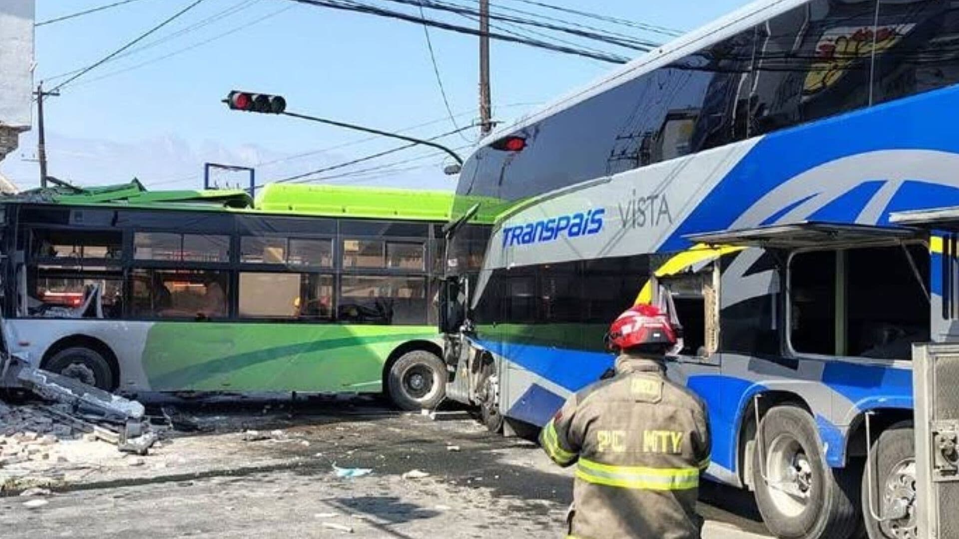 Chofer Pierde la Pierna tras Aparatoso Choque en Monterrey