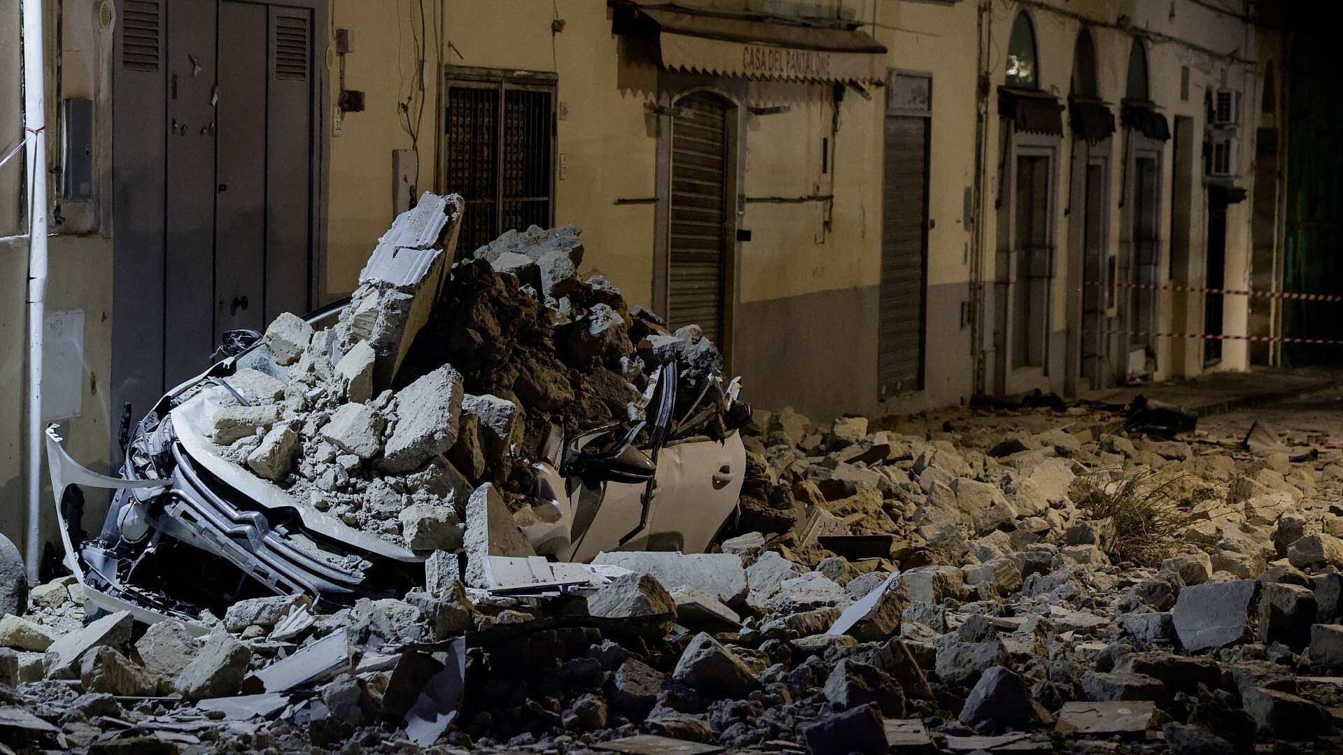 Reportan Sismo de Magnitud 4.7 Cerca de Nápoles, Italia