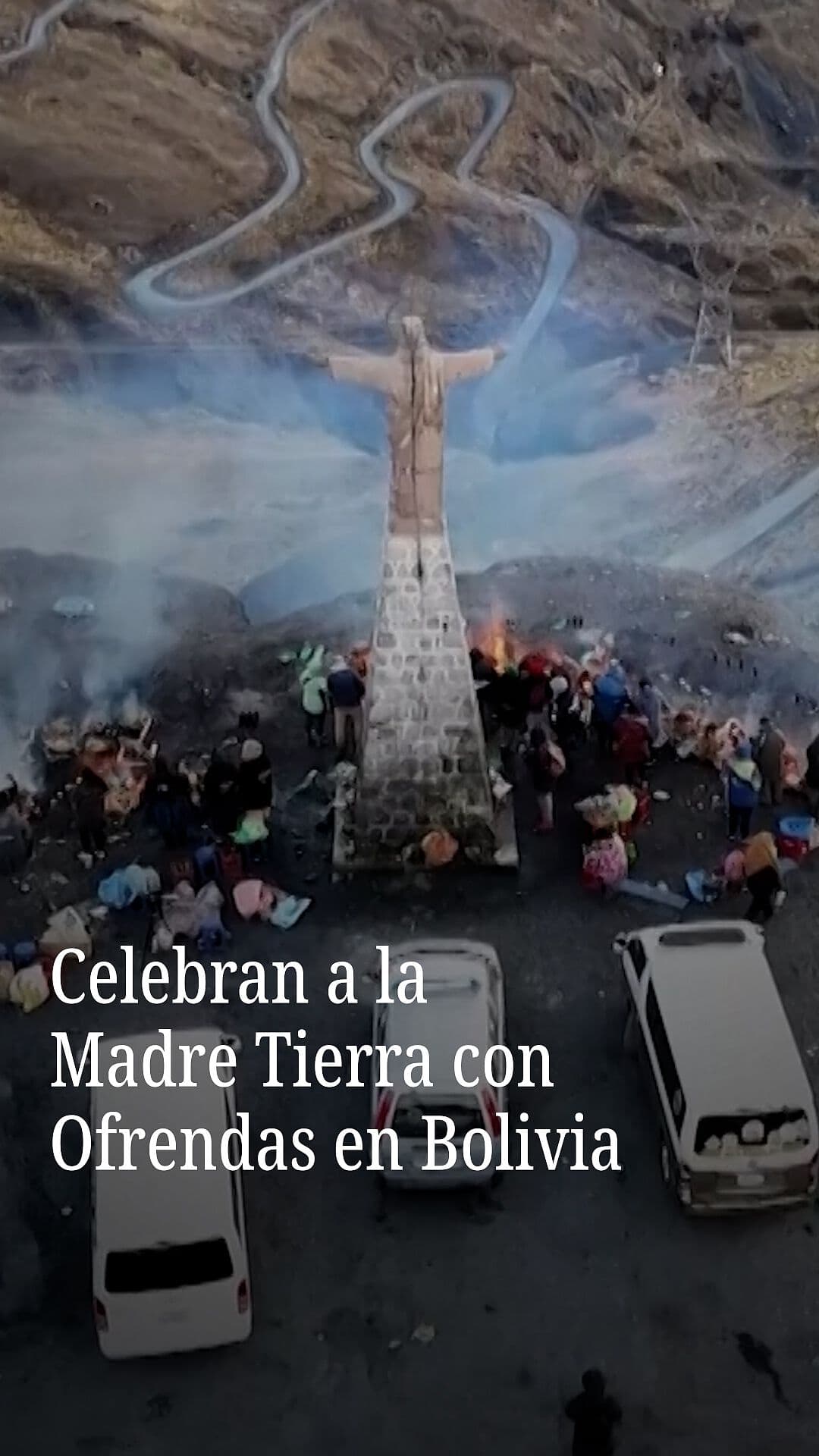Celebran a la Madre Tierra con Ofrendas en Bolivia