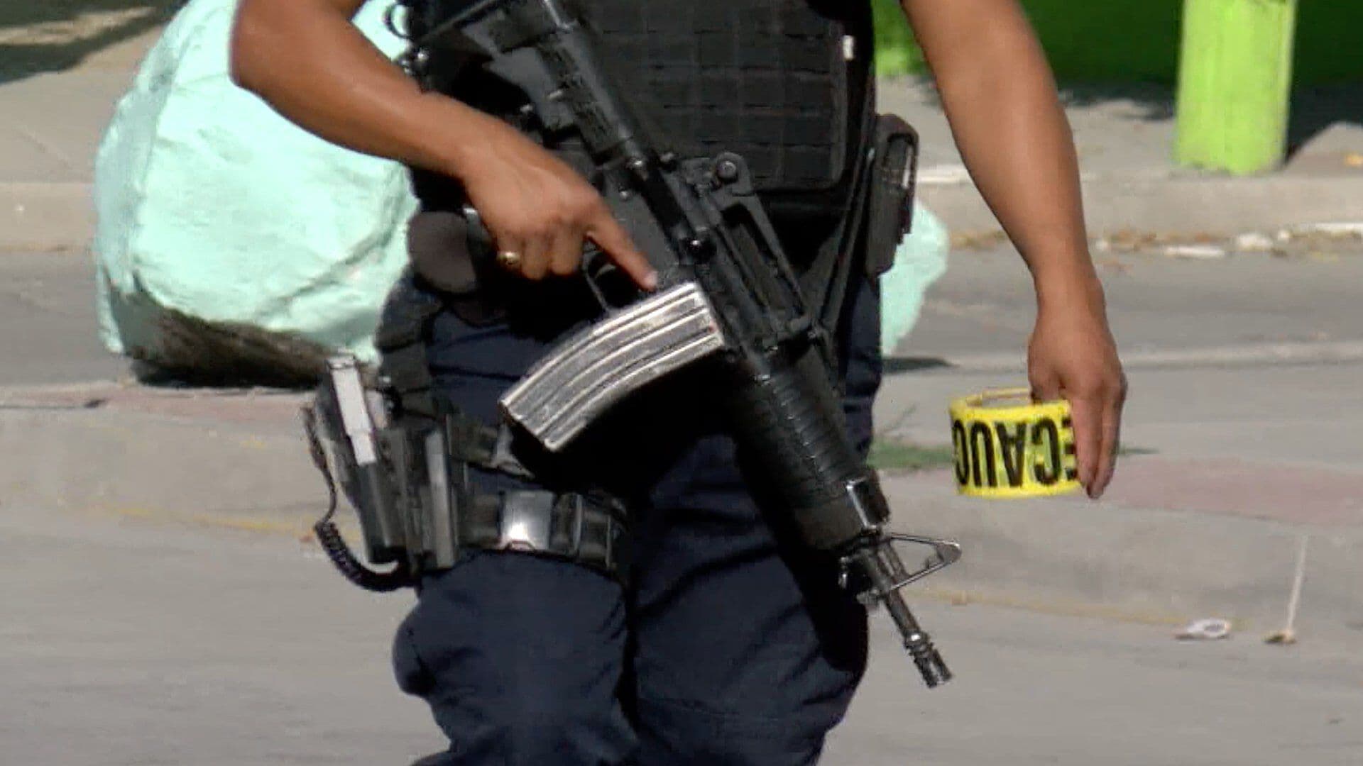Roban Camioneta y Ladrones se Esconden en un Gimnasio en la Colonia La Misión en Celaya