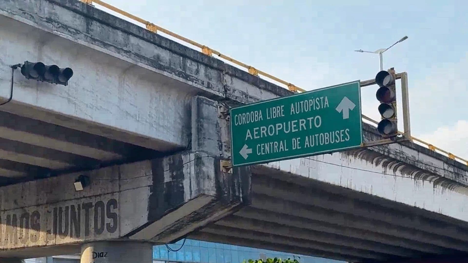 Semáforos sin Funcionar Generan Caos Vial en Calle Xalapa de Veracruz