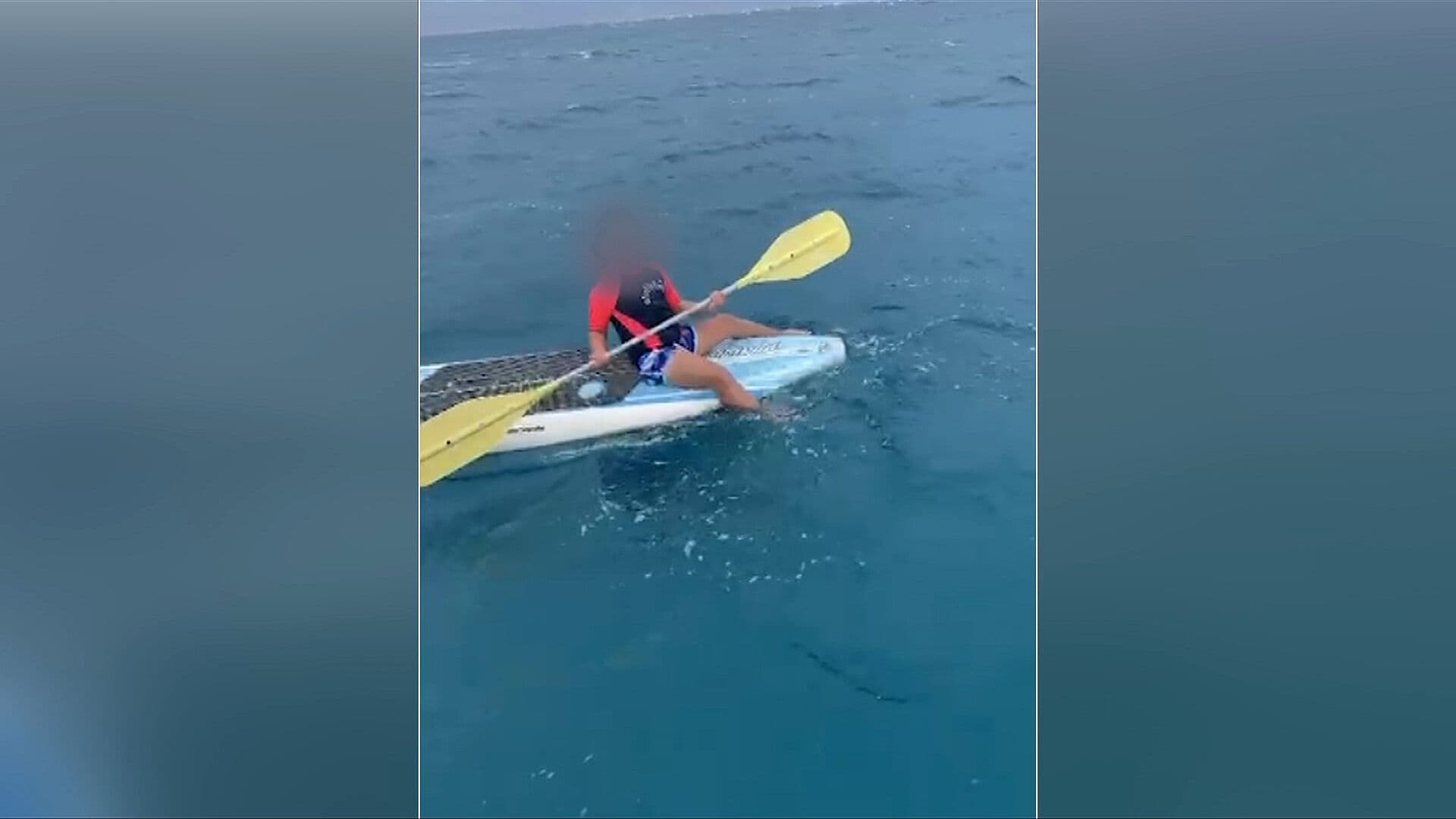Pescadores Rescatan a Niña que Flotaba a la Deriva sobre una Tabla de Paddle Board en BCS