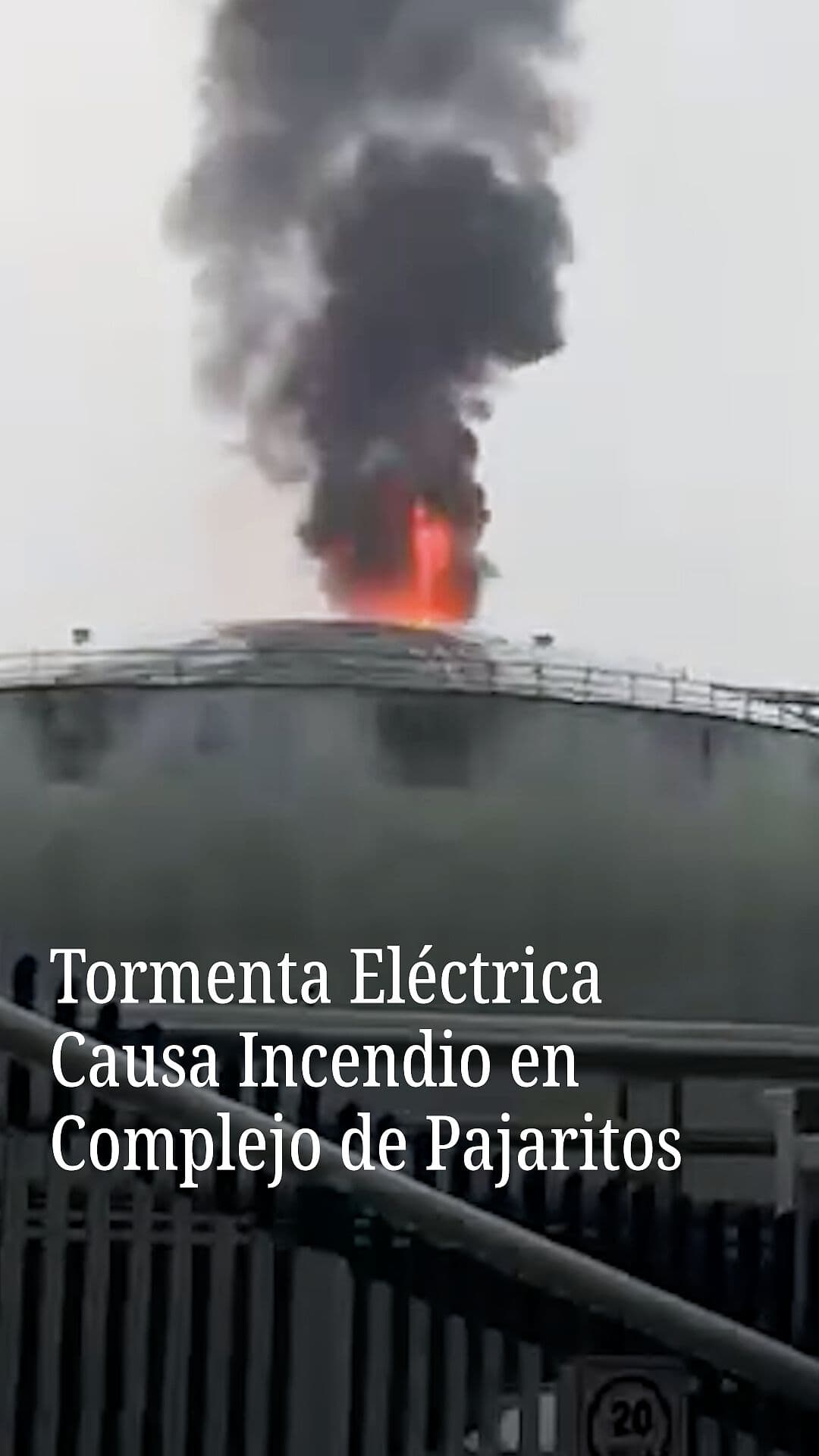 Tormenta Eléctrica Causa Incendio en Terminal de Pajaritos