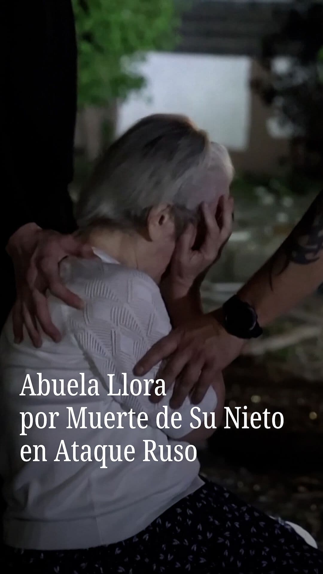 Abuela Llora por Muerte de Su Nieto en Ataque Ruso