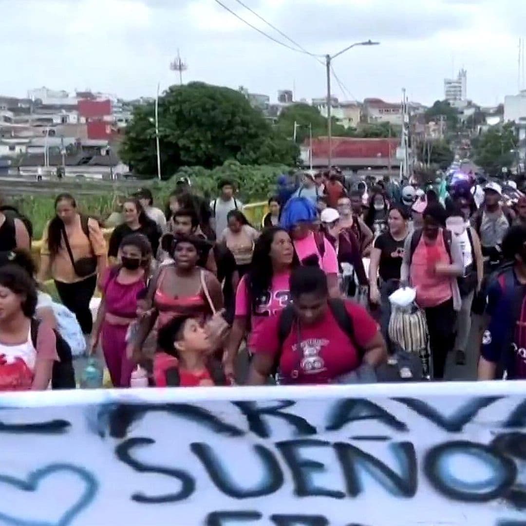 Caravana Migrante Llega Exhausta a Huixtla tras Recorrer 36 Kilómetros en Chiapas