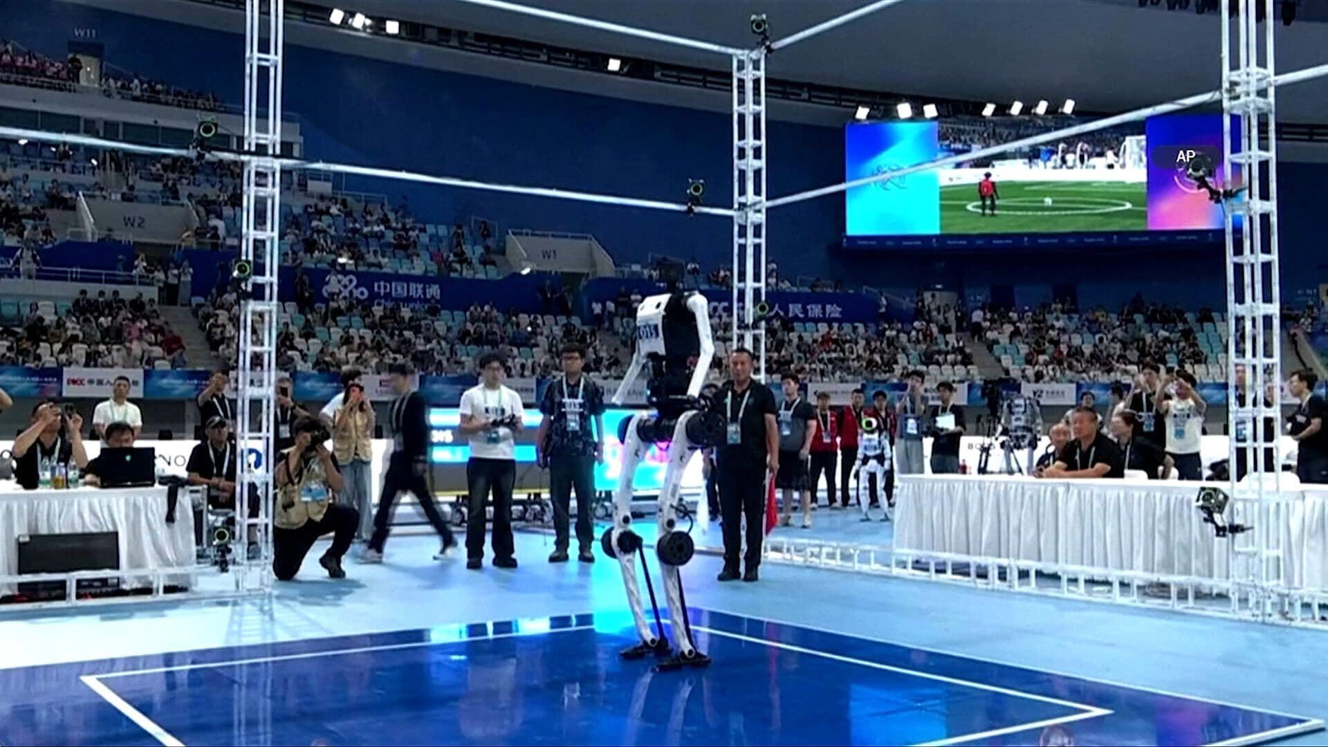 Robot Rompe Récord Humano de Salto sin Impulso en Mundial de China