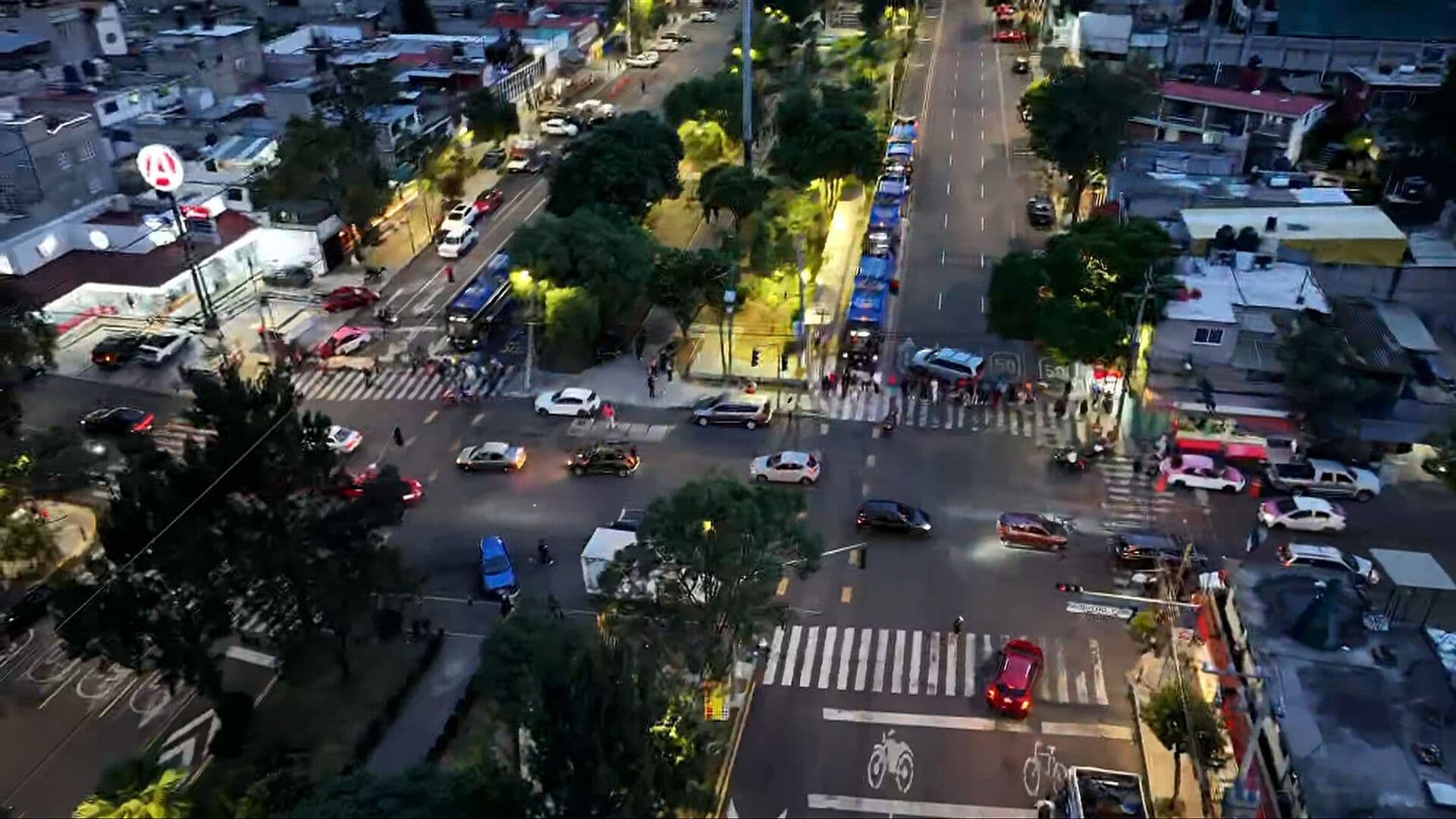 Desde el Aire: Colapsa Tráfico en Avenida Aztecas por Bloqueo, CDMX