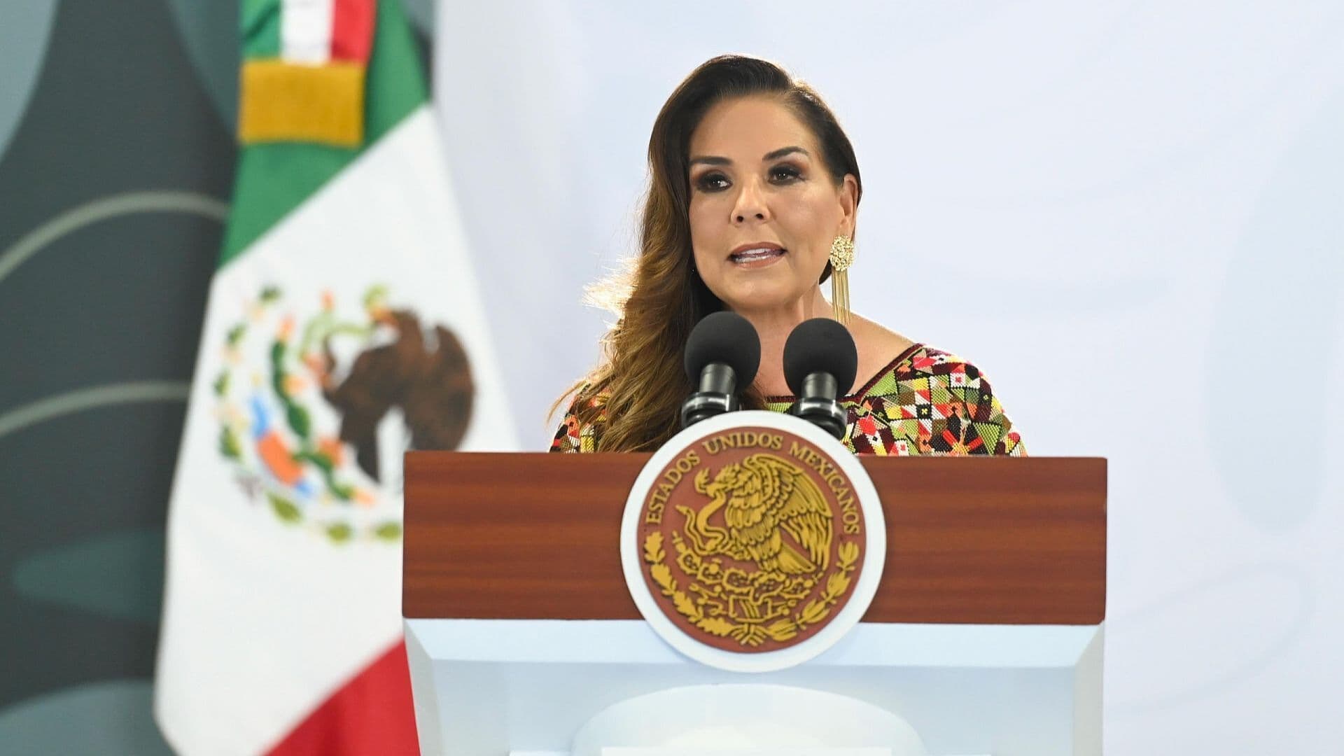 Gobernadora de Quintana Roo Bajo la Lupa, por Viajar a EUA en Aviones Privados