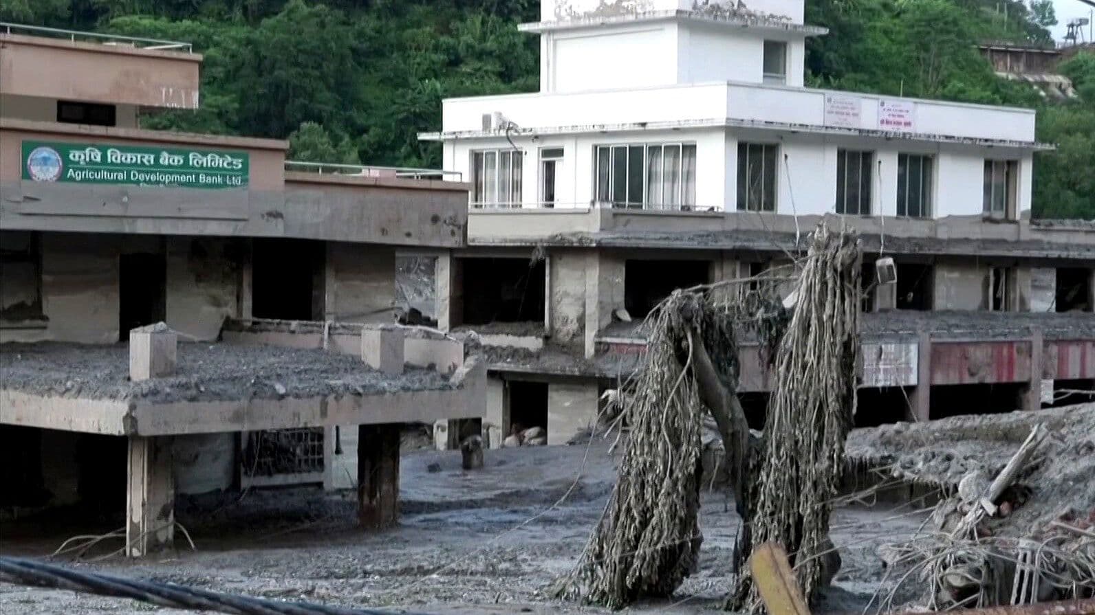 Así Está Nepal Tras Devastadoras Inundaciones Repentinas que Arrasaron con Pueblos