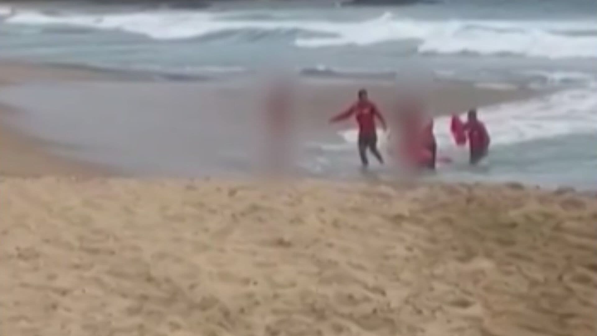 Rescatan a Turistas Ebrios en Playa de Zipolite, Oaxaca