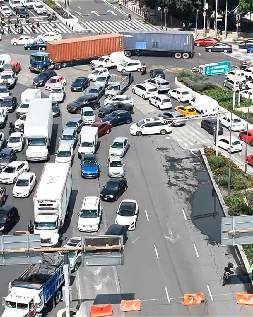 Así se Ve Desde el Aire el Caos Vial en Av. Río de la Loza por Bloqueo