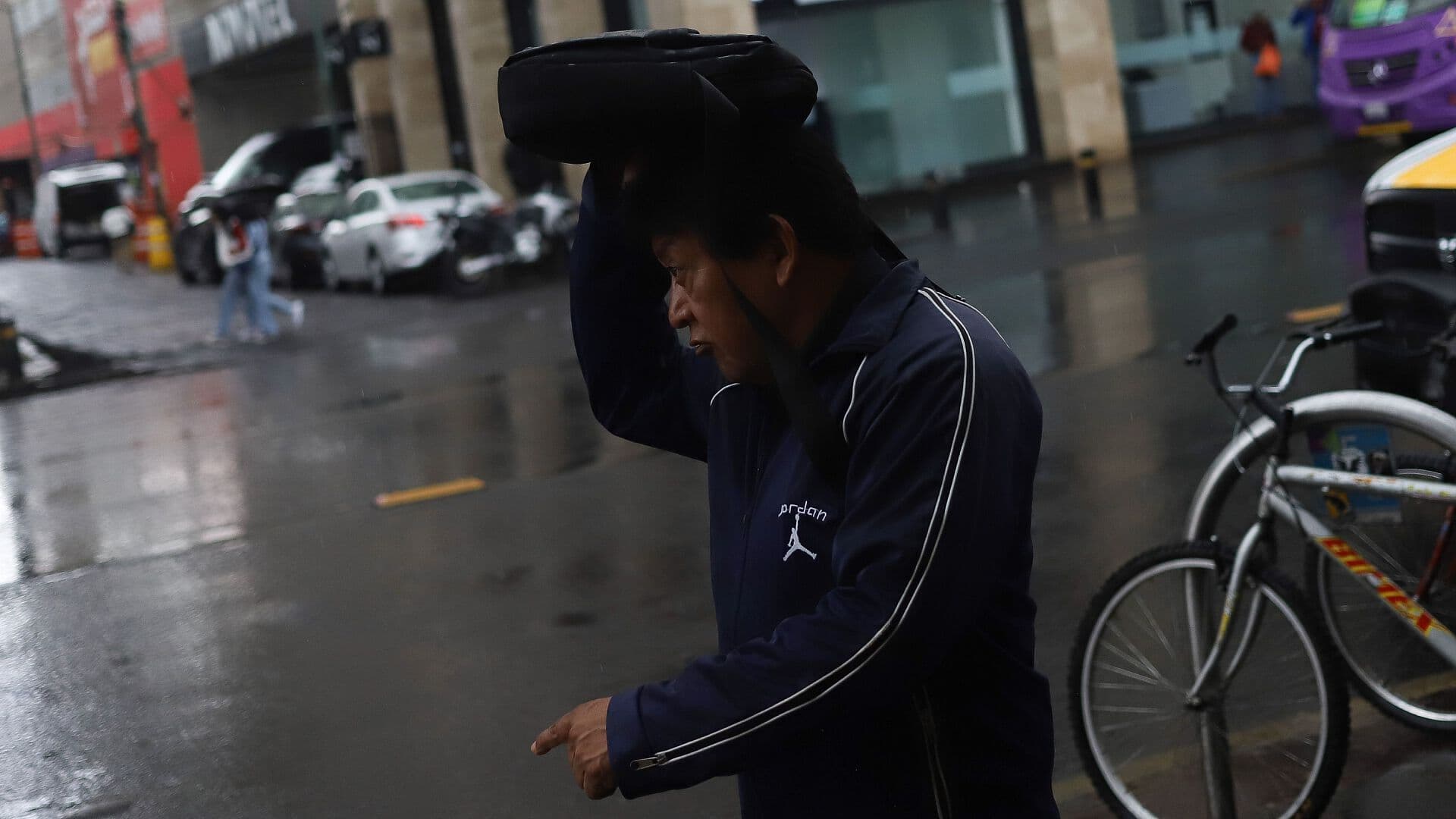 Empieza a Llover en la Alcaldía Cuauhtémoc; Activan Alerta Amarilla