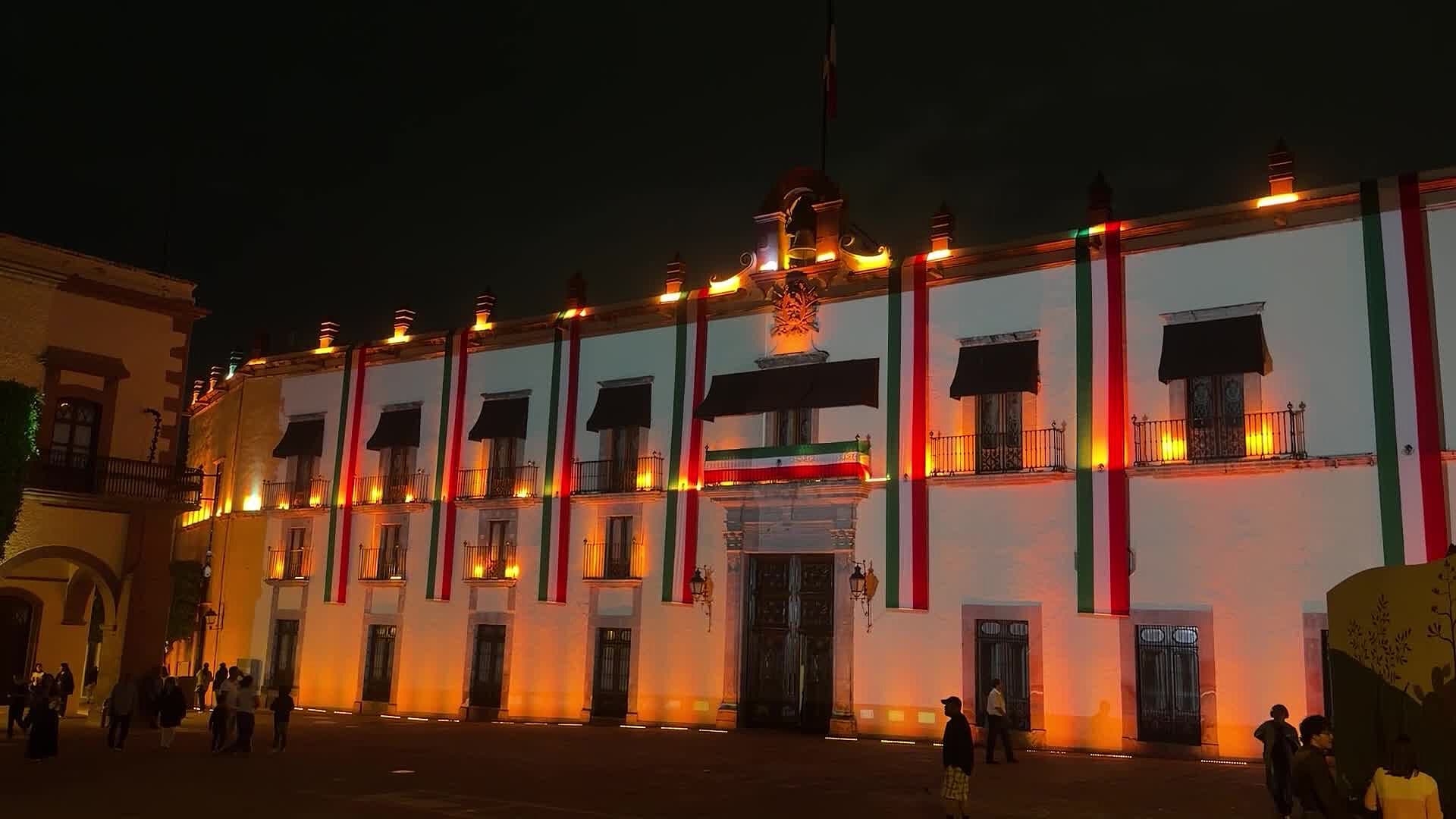 Querétaro se Ilumina con Adornos Patrios por la Independencia de México
