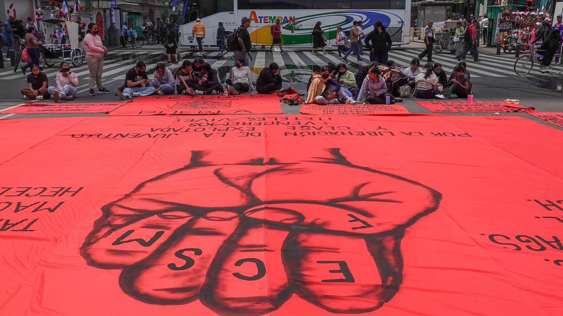 Cumple Más de un Día el Bloqueo en Eje Central